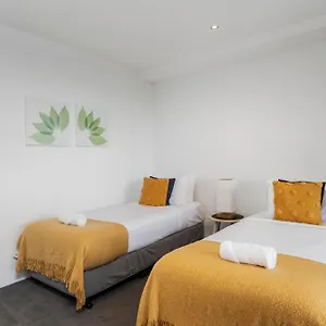 Circle On Cavill - Qstay Gold Coast